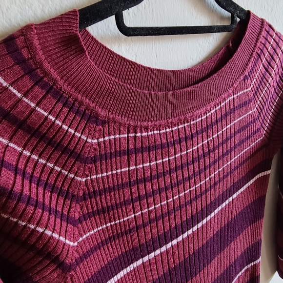 Rue21 | Ribbed Red and Burgundy Striped 3/4 Sleeve Shirt - Picture 3 of 5